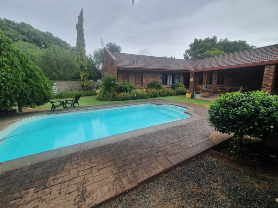 12 Bedroom Property for Sale in Pellissier Free State